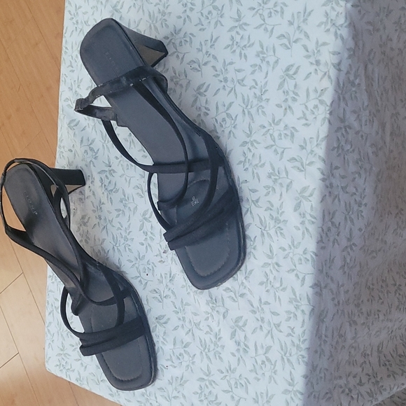 Fioni heels size 11w - Picture 4 of 10